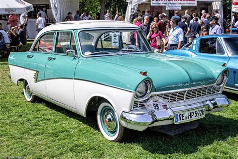 Ford Taunus P2 17m DeLuxe 1959 | Classic cars, Ford, Car photos