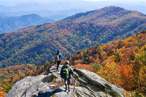 A Guide to North Carolina Fall Foliage Viewing Spots - Minneopa Orchards