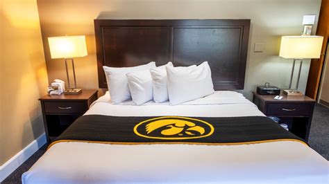 Hotel Rooms | Iowa House Hotel - The University of Iowa