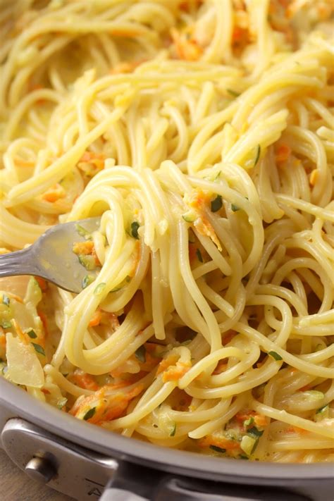 Spaghetti with Creamy Zucchini Sauce - The Toasty Kitchen