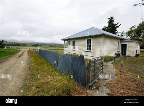 New Zealand Farmhouse Stock Photos & New Zealand Farmhouse Stock Images ...