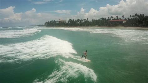 Surfing i Ahangama, Sri Lanka - YouTube