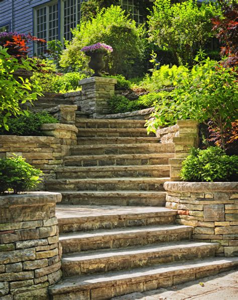 37 Magnificent Backyard Stone Step Ideas