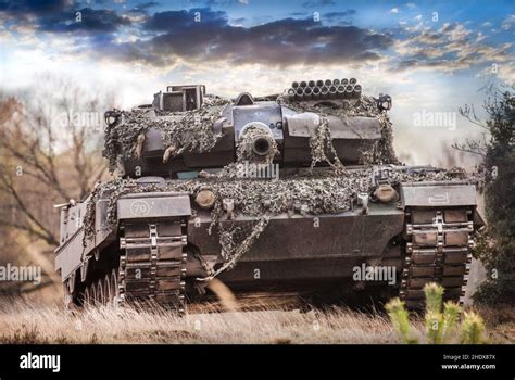 tank, camouflage, exercise, tanks, camouflages, exercises, exercising Stock Photo - Alamy