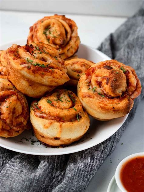 Kid Friendly Pizza Roll Ups- Perfect for School Lunch - Mom's Dinner