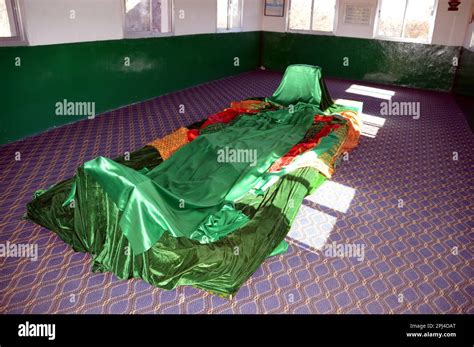 Oman, Salalah: mausoleum of An Nabi Ayub (Prophet Job Stock Photo - Alamy