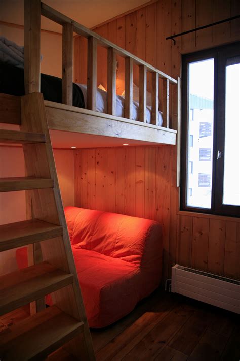 bed mezzanine - Recherche Google Mezzanine Floor Ideas, Mezzanine Bed, Small Space Living, Small ...