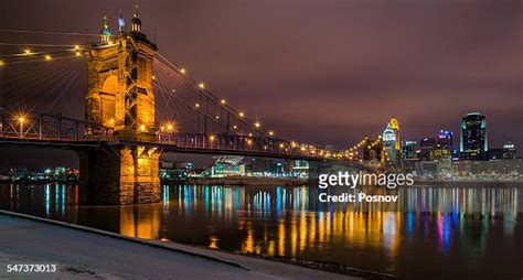 Cincinnati Skyline Winter Photos and Premium High Res Pictures - Getty ...