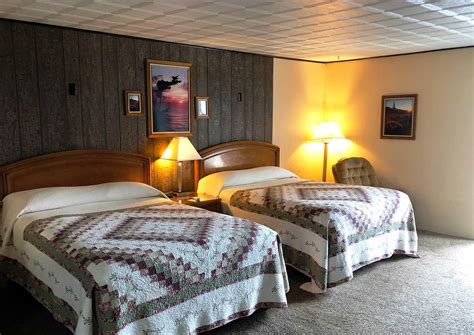 Mini Suite – Two Queen Beds – Bristlecone Motel, Ely Nevada