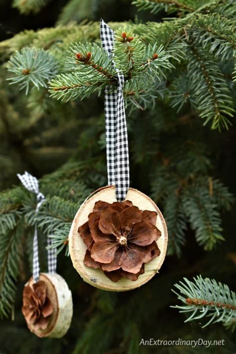 25 DIY Rustic Christmas Ornaments That You'll Adore