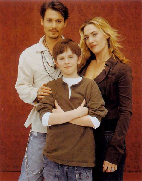 Johnny Depp - 2004 - Finding Neverland cast | Johnny depp, Freddie ...