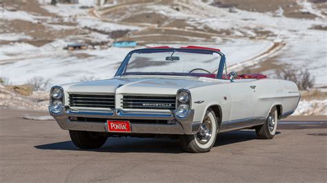 1964 Pontiac Bonneville Convertible at Indy 2018 as T33 - Mecum Auctions