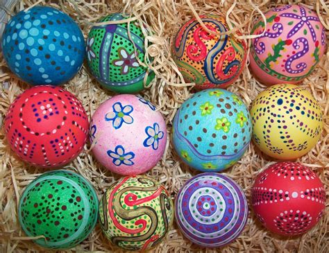 Hand Painted Easter Egg Dots | Creative Ads and more…