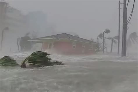 Footage shows Fort Myers home floating away amid Hurricane Ian