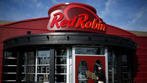 What Time Does Red Robin Close? Red Robin Hours Today