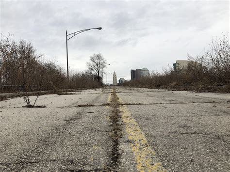 Abandoned Highway [4032x3024] [OC] : r/AbandonedPorn