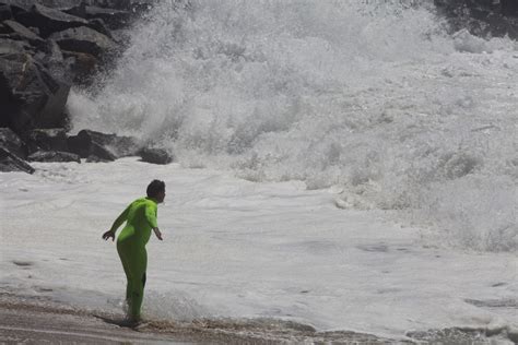 Slideshow: High surf: Seal Beach floods, Malibu Pier closed, 100 ...