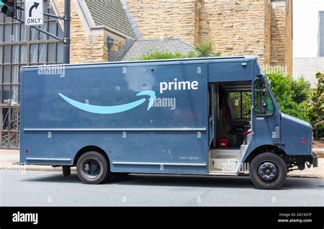 Amazon delivery van hi-res stock photography and images - Alamy