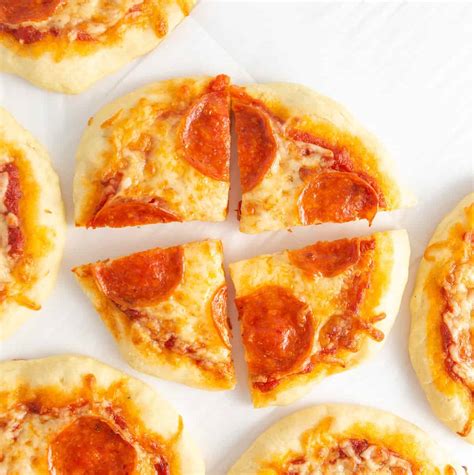 Easy Mini Pizza Recipe for Kids (in 30 minutes!)