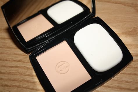 Beauty and Fashion Trends: Chanel Double Perfection Compact Powder