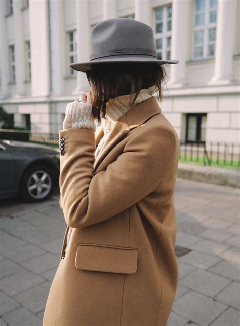 Street Style: Black, Grey & Beige | Outfits with hats, Style, Fashion