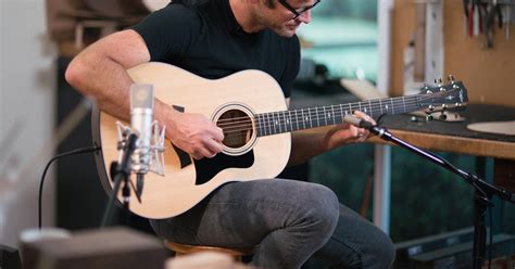 Recording an Acoustic Guitar with Multiple Microphones - The Hub