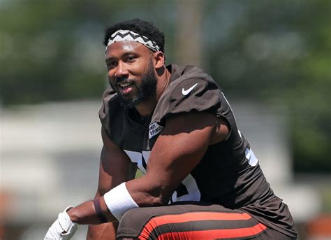 Cleveland Browns' Myles Garrett Injury Update: Playing Through Pain? - Athlon Sports