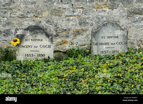 Grave of Vincent van Gogh in Auvers France where van Gogh died from a ...