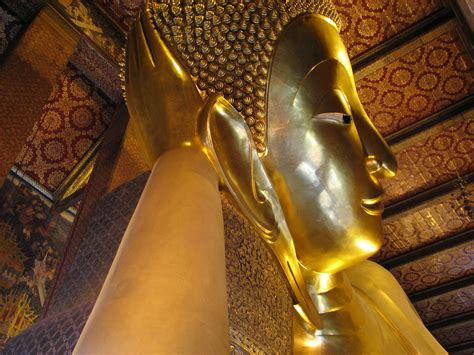 The Reclining Buddha in Wat Pho | The Reclining Buddha in Wa… | Flickr