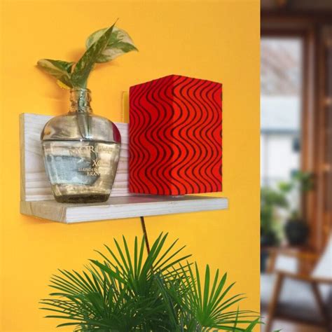 Wooden wall shelf in pine wood | With a beautiful red printed lamp shade