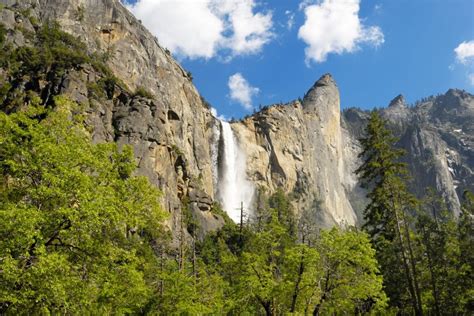 12 Best Short & Easy Hikes in Yosemite National Park