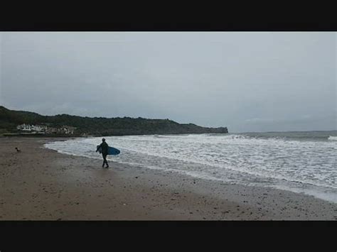 Sandsend Surfing | Dam! I forgot to pack my surf board again… | Flickr