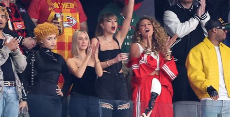 A Breakdown of Taylor Swift's $50,000 Super Bowl Outfit