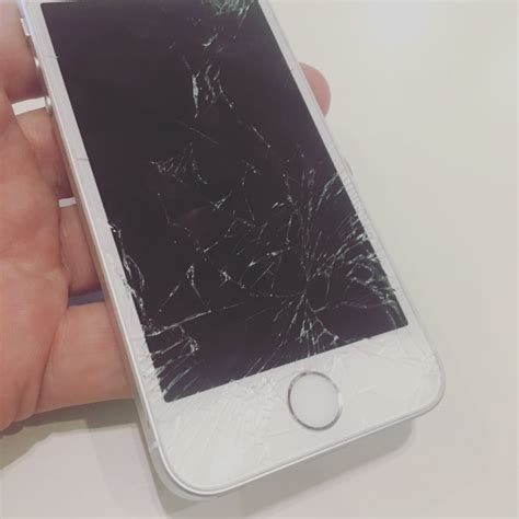 Cracked iPhone 6S Screen Repair in Detroit - iRepairMotown - The Best!