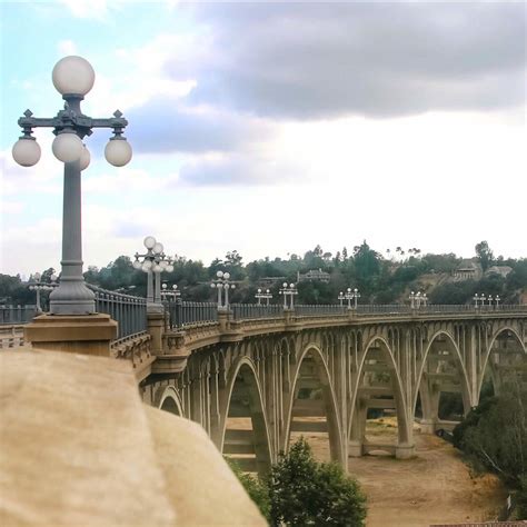 Colorado Street Bridge in Pasadena, CA (26 Photos)