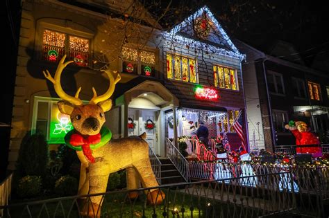 Scenes from the 2023 Dyker Heights Christmas Lights - Brooklyn Magazine