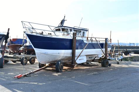 Salvage Boat Auctions and Market Trends