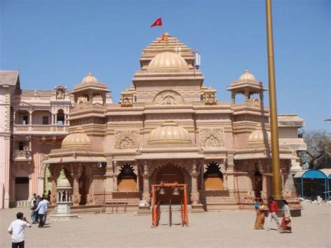 Hanuman Temple, Salangpur - Info, Timings, Photos, History | Temple, Hindu temple, Sarangpur ...