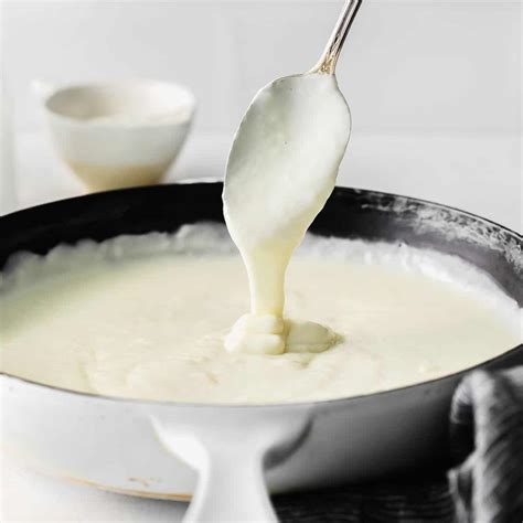 Bechamel Sauce (classic white sauce) - The Cheese Knees