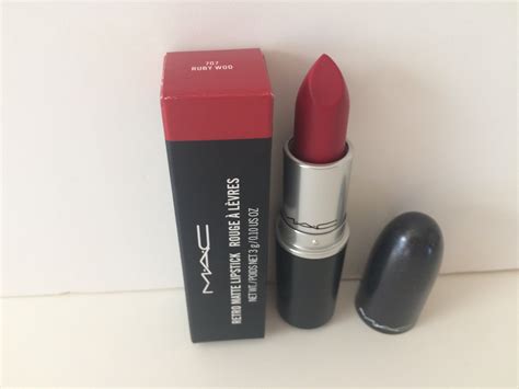 MAC Retro Matte Lipstick - Ruby Woo