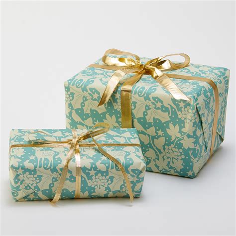 Recycled Wrapping Paper & Tags - Winter Wonderland Print - Pack of 4 ...