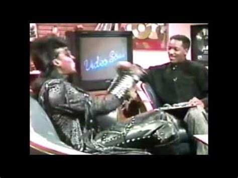 DJ Donnie Simpson interviews Bootsy Collins on TV show Video Soul in ...