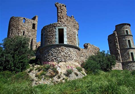 Grimaud castle | Castle, Historical architecture, Places to see