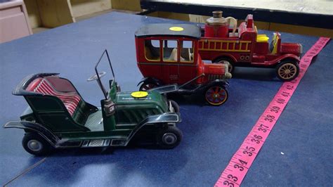 3 VINTAGE TIN CARS - Schmalz Auctions