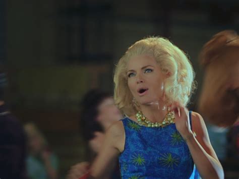 Michelle Pfeiffer in "Hairspray" - Michelle Pfeiffer Image (26405720) - Fanpop