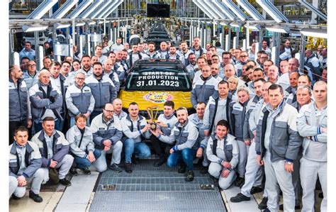 Stellantis plant in Tychy starts production of all-new Jeep® Avenger ...