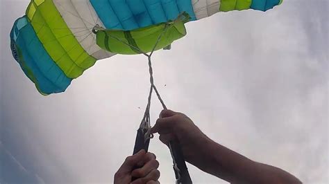 This video of a parachute malfunction will put you off skydiving ...