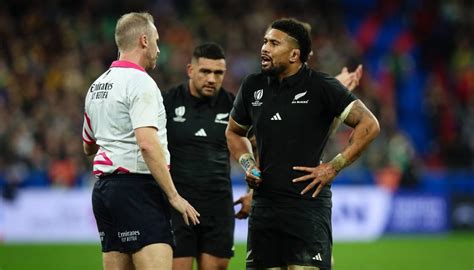 Rugby World Cup: Referee Wayne Barnes targeted with death threats during World Cup final | Newshub