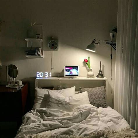 Pin by ᵁᴺᴬᴾᴼᴸᴼᴳᴱᵀᴵᶜ ᴰᴱᴱ on ♡︎ 침실 ♡︎ | Aesthetic bedroom, Room ...