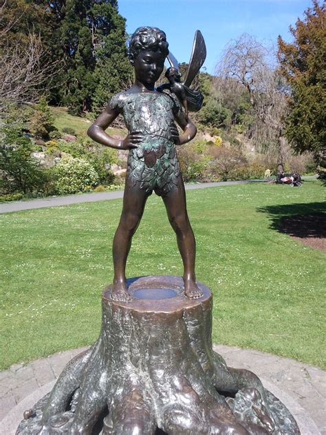 Peter Pan Statue, Dunedin Botanic Gardens, New Zealand | Скульптура ...